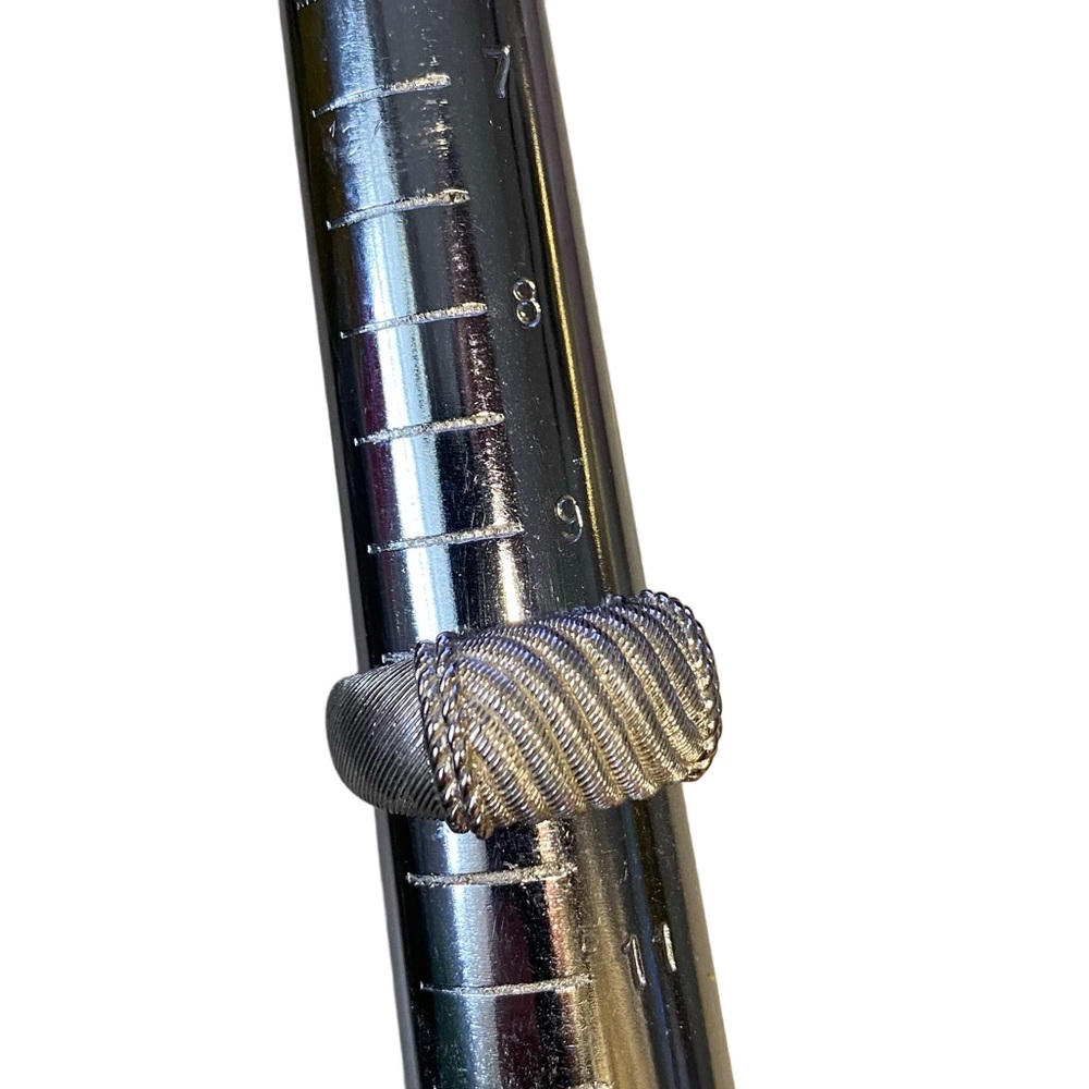 Judith Ripka Textured Woman’s Ring - Picture 5 of 7